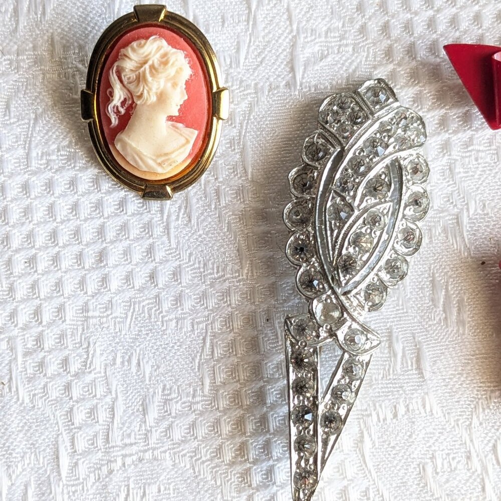 Collection of Eight Vintage Brooches 1950 - 1960 - Picture 5 of 10